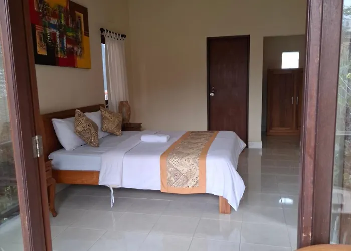 Evan House With Kitchens And Private Balconies 3* ウブド