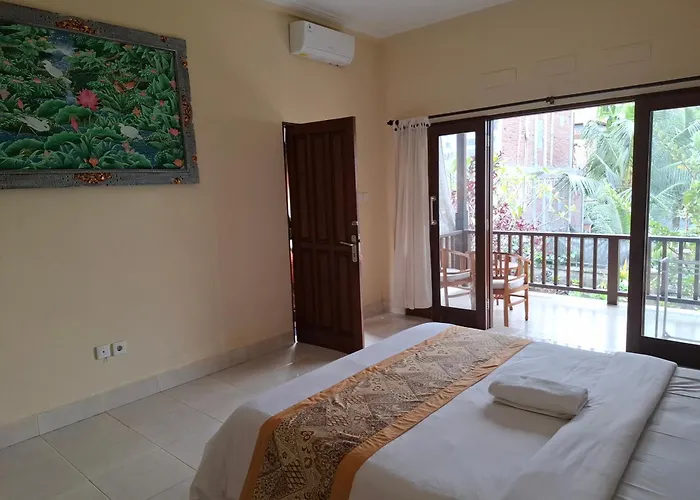 Evan House With Kitchens And Private Balconies ゲストハウス ウブド