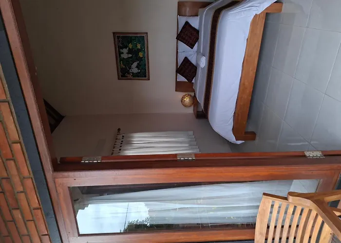 Evan House With Kitchens And Private Balconies