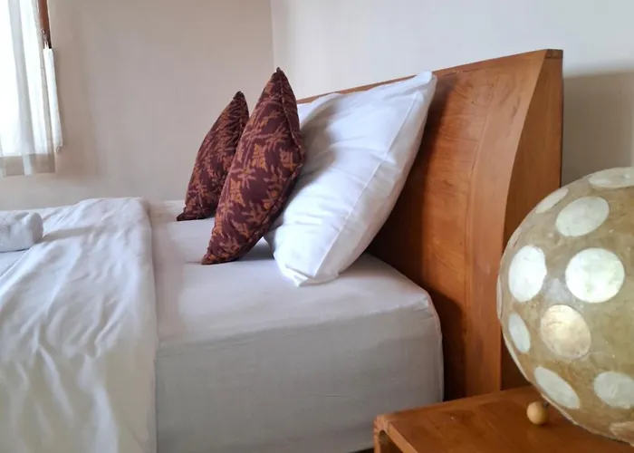 Evan House With Kitchens And Private Balconies 3* ウブド