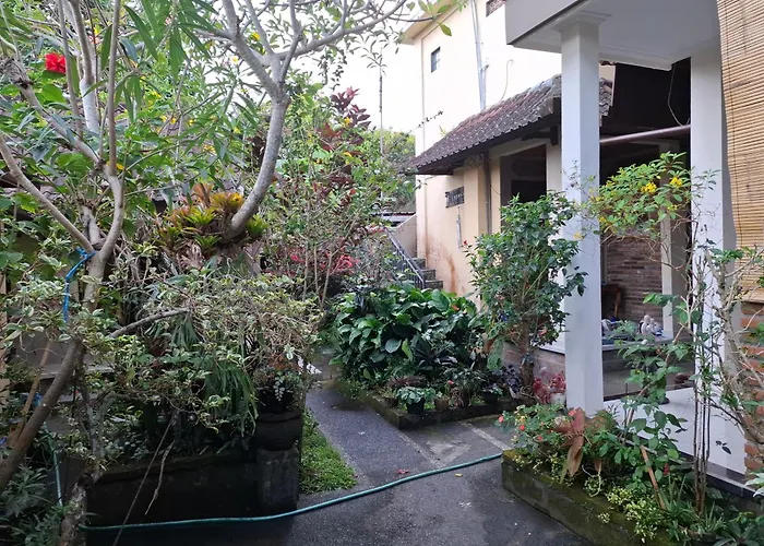 ゲストハウス Evan House With Kitchens And Private Balconies 3*