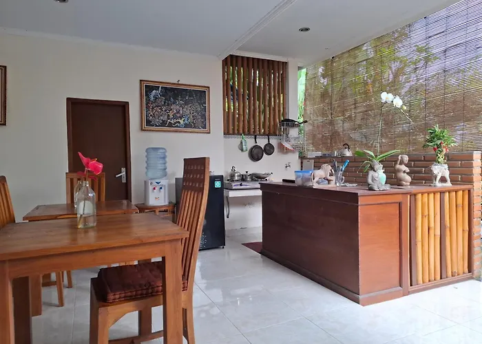 Evan House With Kitchens And Private Balconies 3* ウブド