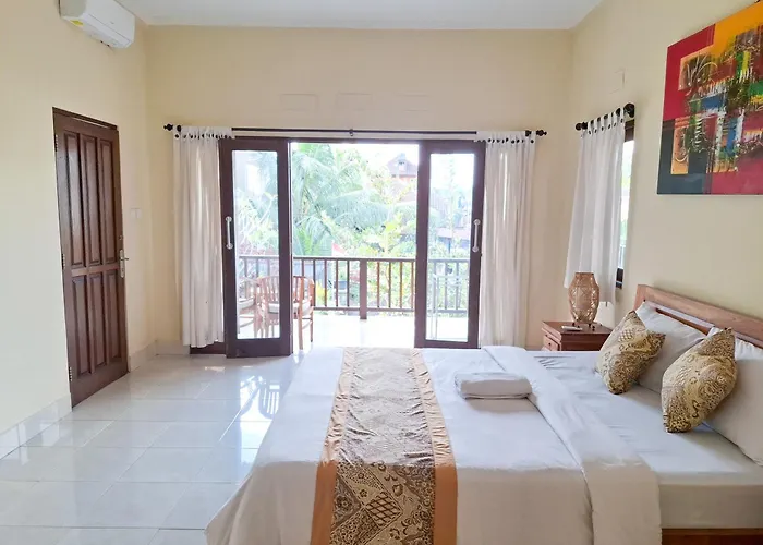 Evan House With Kitchens And Private Balconies 3* ウブド